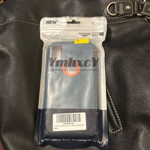 Never opened or used IPhone XR shockproof phone case color is blue and orange